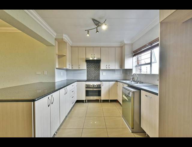 3 BEDROOM CLUSTER FOR SALE IN OAKDENE